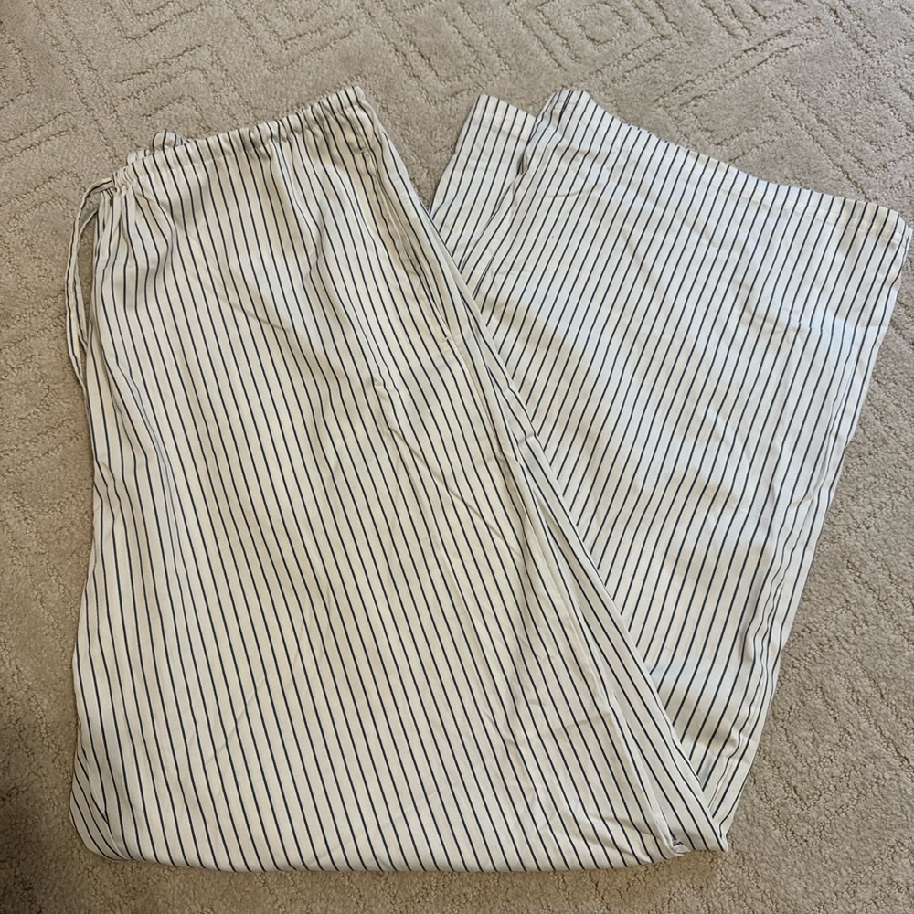 Striped AE Women’s Silk Pants